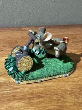 Fitz and Floyd, Charming Tails “Mow, Mow, Mow The Lawn” 83/809